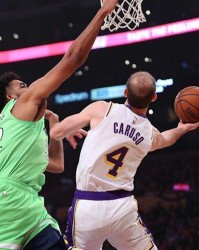  浓眉哥统治禁区湖人轻取马刺迎四连胜  