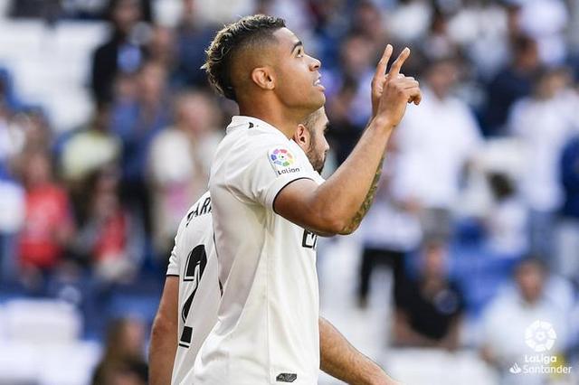 斯图加特青年才俊闪耀,十九岁小将梅开二度  斯图加特青年才俊闪耀,十九岁小将梅开二度