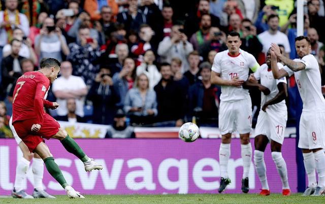 那不勒斯轻取斯佩齐亚,克瓦拉茨赫利亚助攻帽子戏法  那不勒斯轻取斯佩齐亚,克瓦拉茨赫利亚助攻帽子戏法